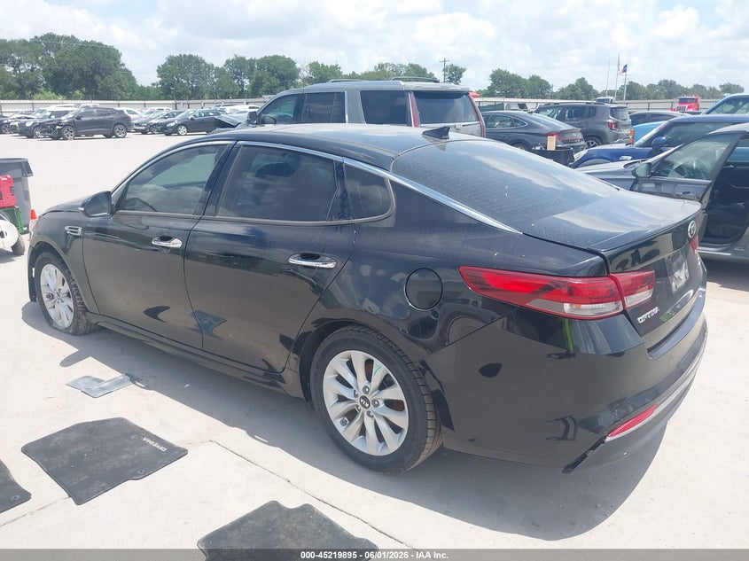 2018 Kia Optima VIN 5XXGT4L33JG233521 IAAI salvage auction — RIGHT FRONT, Salvage Title, sold $1,400 on 2026-07-14 (photo 3)