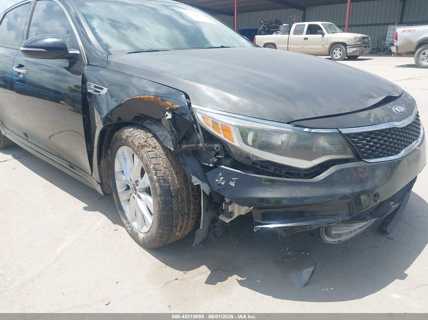 2018 Kia Optima VIN 5XXGT4L33JG233521 IAAI salvage auction — RIGHT FRONT, Salvage Title, sold $1,400 on 2026-07-14 (photo 6)
