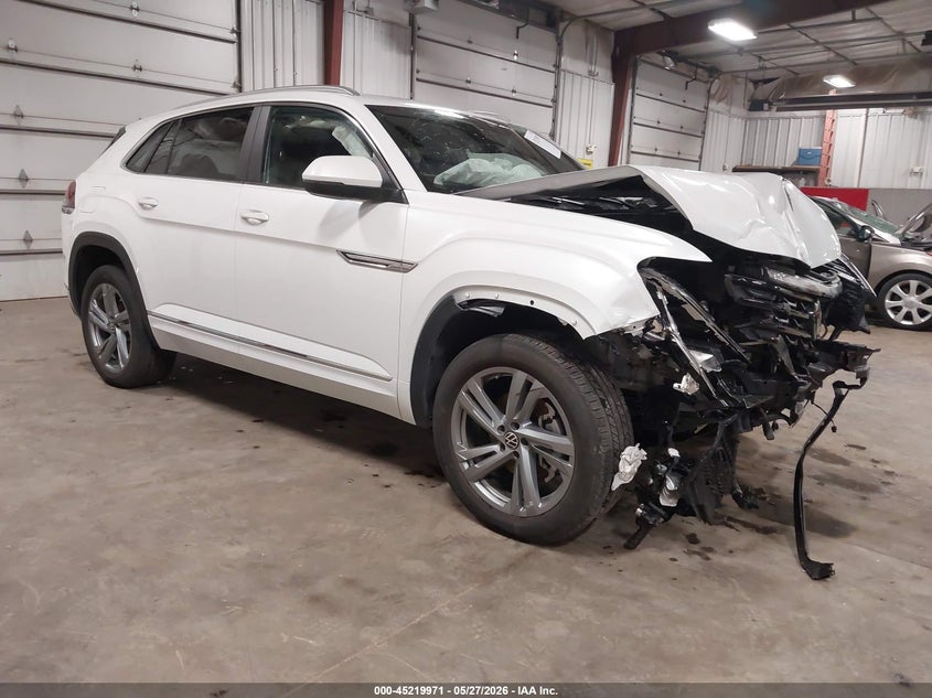 2024 Volkswagen Atlas cross sport VIN 1V2AE2CA6RC264629 IAAI salvage auction — FRONT END, Salvage Title, sold $4,250 on 2026-07-28 (photo 1)