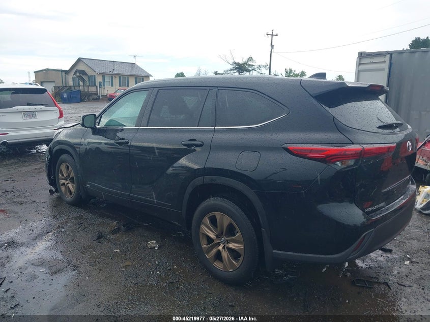 2023 Toyota Highlander VIN 5TDABRCHXPS599713 IAAI salvage auction — FRONT END, Salvage Title, sold $16,400 on 2026-07-10 (photo 3)