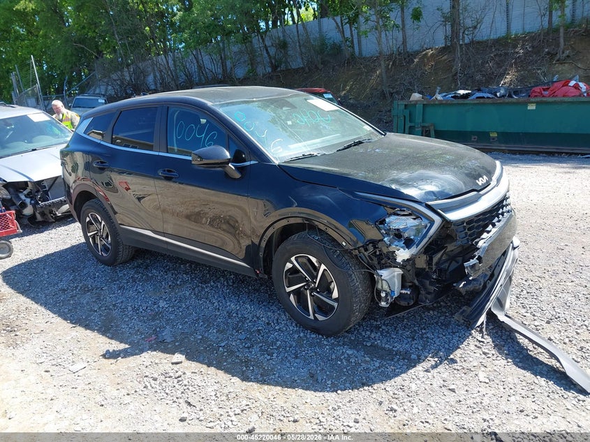 2023 Kia Sportage VIN KNDPUCAGXP7041334 IAAI salvage auction — RIGHT FRONT, Salvage Title, sold $8,400 on 2026-07-21 (photo 1)