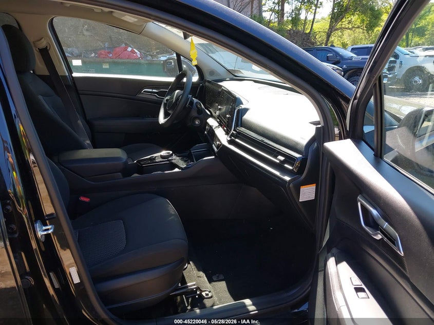 2023 Kia Sportage VIN KNDPUCAGXP7041334 IAAI salvage auction — RIGHT FRONT, Salvage Title, sold $8,400 on 2026-07-21 (photo 5)