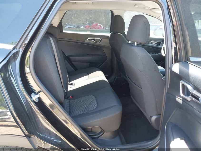 2023 Kia Sportage VIN KNDPUCAGXP7041334 IAAI salvage auction — RIGHT FRONT, Salvage Title, sold $8,400 on 2026-07-21 (photo 8)