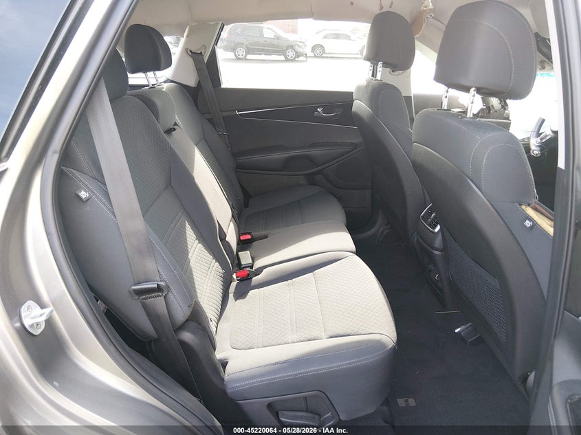 2017 Kia Sorento VIN 5XYPG4A31HG270967 IAAI salvage auction — ROLLOVER, Salvage Title, sold $650 on 2026-07-14 (photo 8)