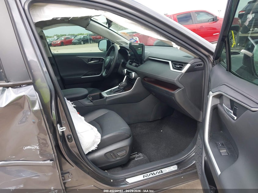 2024 Toyota Rav 4 VIN 4T3D6RFV8RU156108 IAAI salvage auction — SIDE, Salvage Title, sold $12,700 on 2026-07-29 (photo 5)