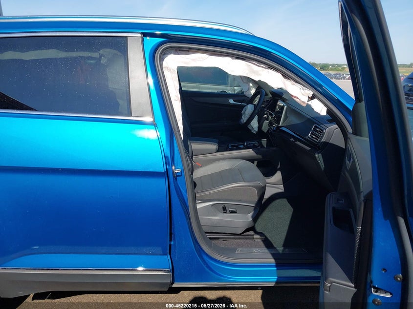 2024 Volkswagen Atlas cross sport VIN 1V2BE2CA4RC222769 IAAI salvage auction — FRONT END, Salvage Title, sold $13,750 on 2026-08-20 (photo 5)