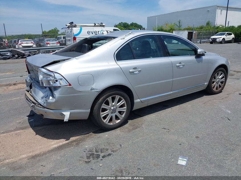 2010 Volvo S80 VIN YV1960AS0A1126001 IAAI salvage auction — REAR END, Salvage (North Carolina), sold $475 on 2026-07-13 (photo 4)