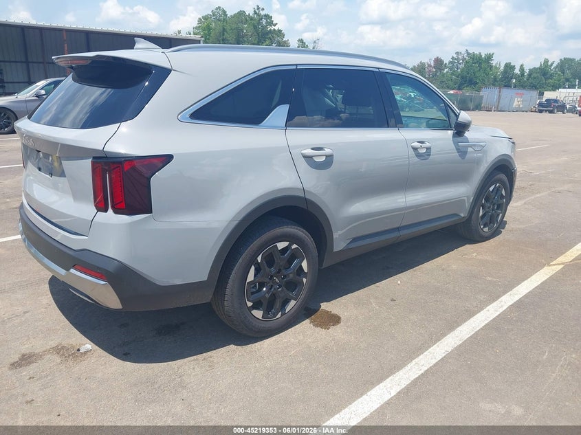 2026 Kia Sorento VIN 5XYRL4JC6TG424554 IAAI salvage auction — LEFT SIDE, Salvage Title, sold $10,100 on 2026-07-23 (photo 4)
