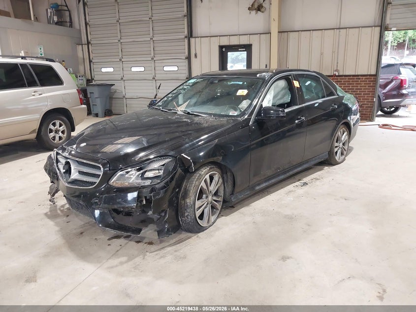 2016 Mercedes-benz E-klasse VIN WDDHF8JB9GB167736 IAAI salvage auction — RIGHT FRONT, Salvage Title, sold $975 on 2026-07-19 (photo 2)