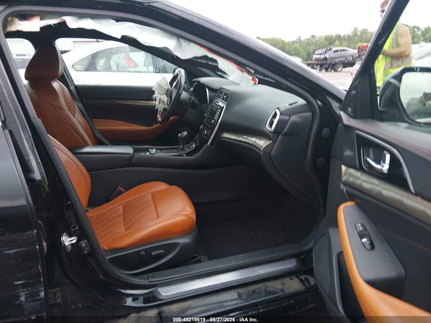 2019 Nissan Maxima VIN 1N4AA6AV7KC372439 IAAI salvage auction — RIGHT SIDE, Salvage Title, sold $7,575 on 2026-07-15 (photo 5)