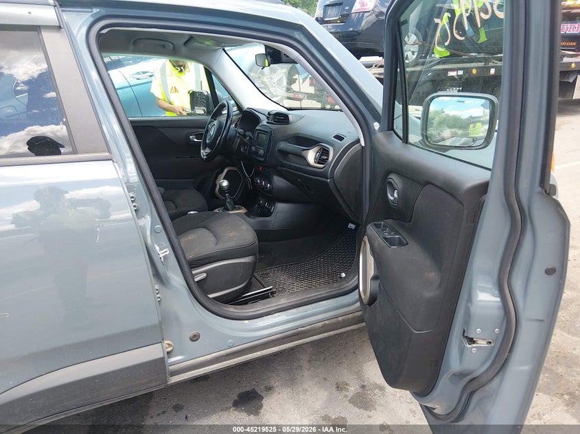 2017 Jeep Renegade VIN ZACCJBBH7HPF93421 IAAI salvage auction — LEFT FRONT, Salvage Title, sold $1,850 on 2026-07-09 (photo 5)