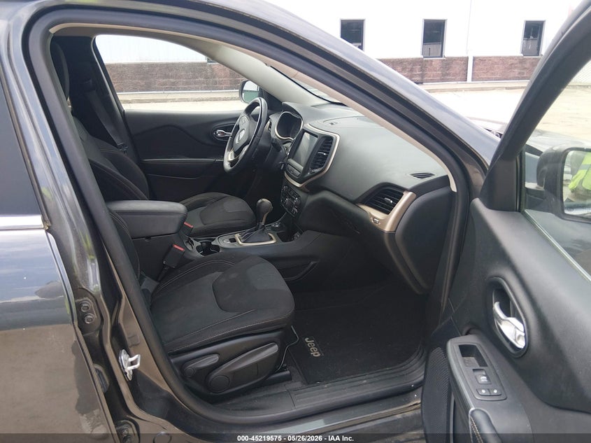 2016 Jeep Cherokee VIN 1C4PJMCS4GW331669 IAAI salvage auction — NORMAL WEAR, Salvage Title, sold $2,125 on 2026-09-10 (photo 5)