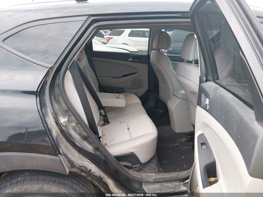 2017 Hyundai Tucson VIN KM8J33A40HU348993 IAAI salvage auction — FRONT END, Salvage Title, sold $2,300 on 2026-07-23 (photo 8)