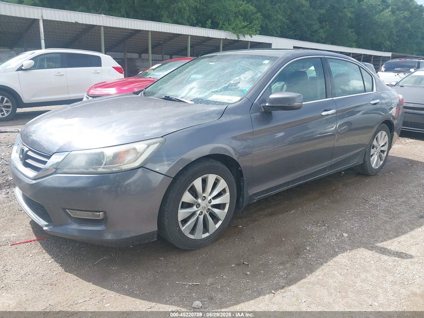 2013 Honda Accord VIN 1HGCR3F80DA007906 IAAI salvage auction — NORMAL WEAR, Salvage Title, sold $2,550 on 2026-08-03 (photo 2)