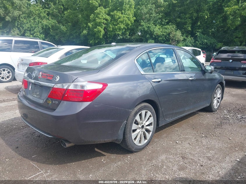 2013 Honda Accord VIN 1HGCR3F80DA007906 IAAI salvage auction — NORMAL WEAR, Salvage Title, sold $2,550 on 2026-08-03 (photo 4)