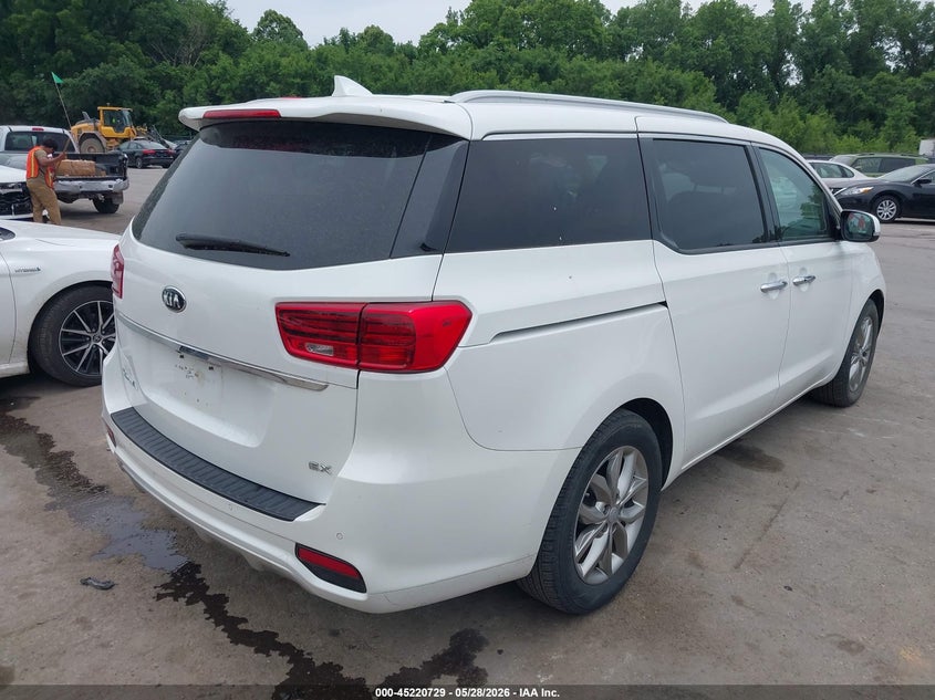 2019 Kia SEDONA VIN KNDMC5C19K6538707 IAAI salvage auction — HAIL, Salvage (Kansas), sold $10,500 on 2026-08-05 (photo 4)