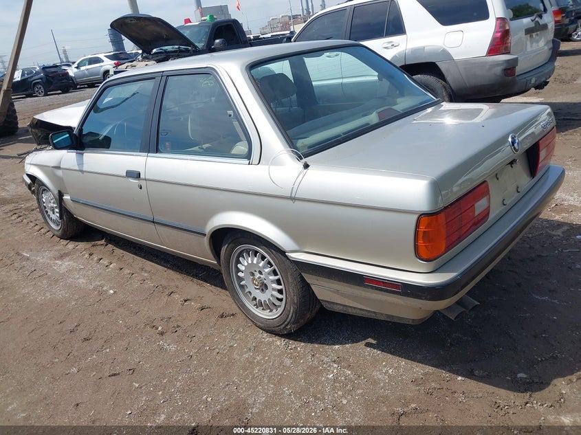1989 BMW 3er VIN WBAAA2300K4257113 IAAI salvage auction — FRONT END, Clear (Indiana), sold $5,300 on 2026-07-22 (photo 3)