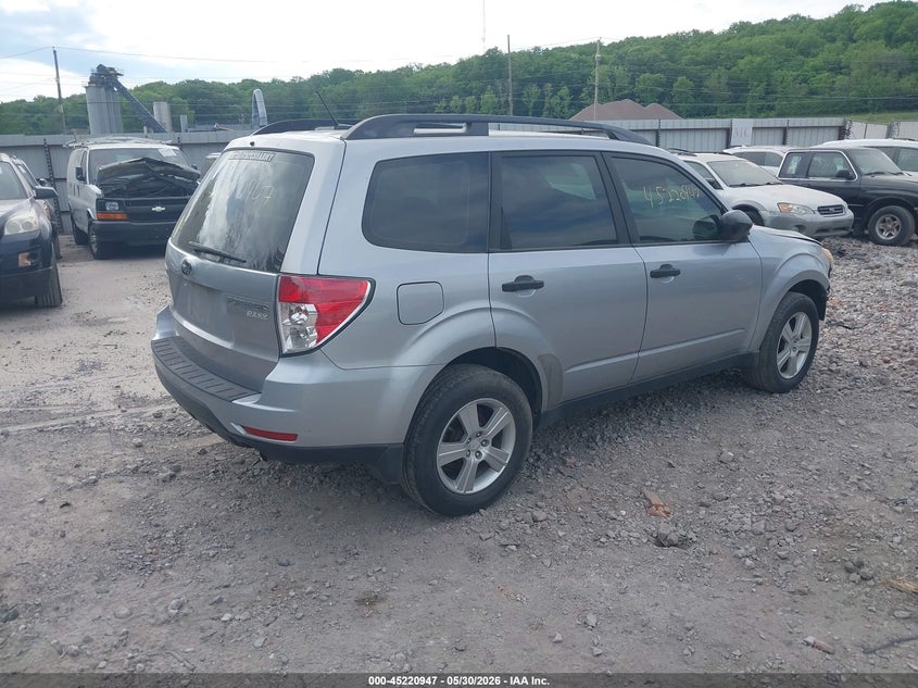 2013 Subaru Forester VIN JF2SHABCXDH402423 IAAI salvage auction — NORMAL WEAR, Clear (Illinois), sold $450 on 2026-07-13 (photo 4)