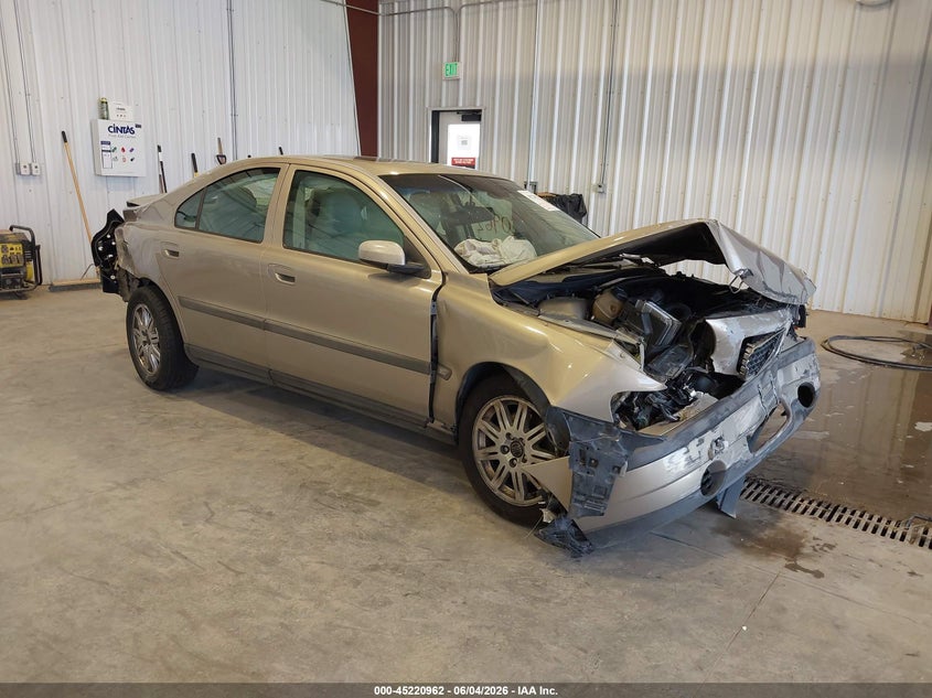 2004 Volvo S60 VIN YV1RS64A942332420 IAAI salvage auction — FRONT & REAR, Salvage (Utah), sold $250 on 2026-08-17 (photo 1)