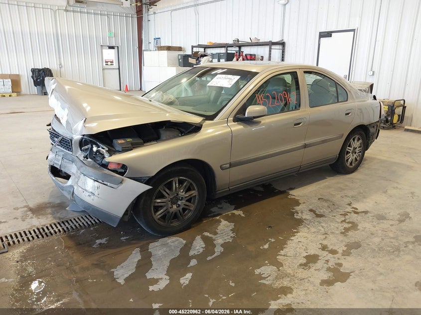 2004 Volvo S60 VIN YV1RS64A942332420 IAAI salvage auction — FRONT & REAR, Salvage (Utah), sold $250 on 2026-08-17 (photo 2)