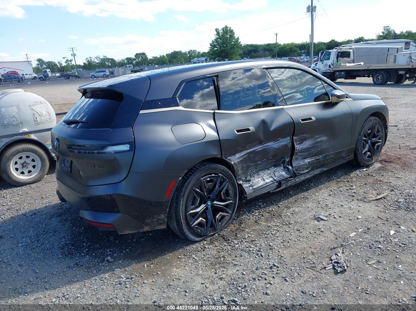 2024 BMW Ix VIN WB533CF00RCP23545 IAAI salvage auction — RIGHT SIDE, Salvage Title, sold $29,200 on 2026-07-07 (photo 4)