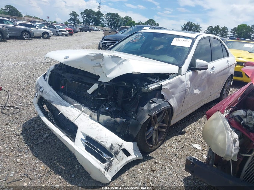 2013 Mercedes-benz C-klasse VIN WDDGF4HB3DR291756 IAAI salvage auction — LEFT SIDE, Salvage Title, sold $975 on 2026-07-22 (photo 2)