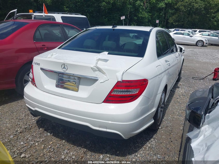 2013 Mercedes-benz C-klasse VIN WDDGF4HB3DR291756 IAAI salvage auction — LEFT SIDE, Salvage Title, sold $975 on 2026-07-22 (photo 4)