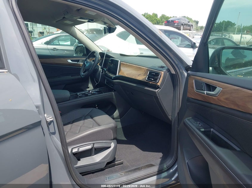 2026 Volkswagen Atlas VIN 1V2HN2CA8TC558099 IAAI salvage auction — FRONT END, Salvage Title, sold $11,100 on 2026-07-29 (photo 5)