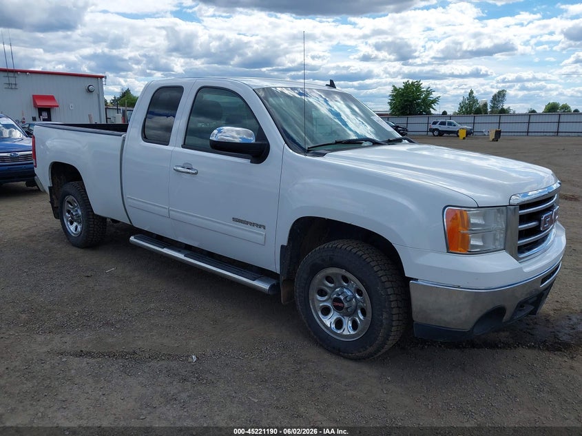 2013 Gmc SIERRA VIN 1GTR2UEA2DZ404283 IAAI salvage auction — REAR END, Salvage Title, sold $4,100 on 2026-07-11 (photo 1)