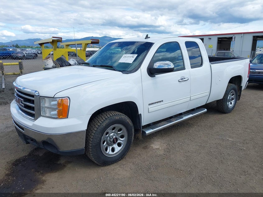 2013 Gmc SIERRA VIN 1GTR2UEA2DZ404283 IAAI salvage auction — REAR END, Salvage Title, sold $4,100 on 2026-07-11 (photo 2)