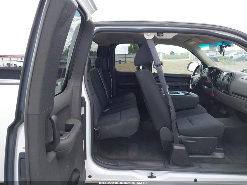 2013 Gmc SIERRA VIN 1GTR2UEA2DZ404283 IAAI salvage auction — REAR END, Salvage Title, sold $4,100 on 2026-07-11 (photo 8)