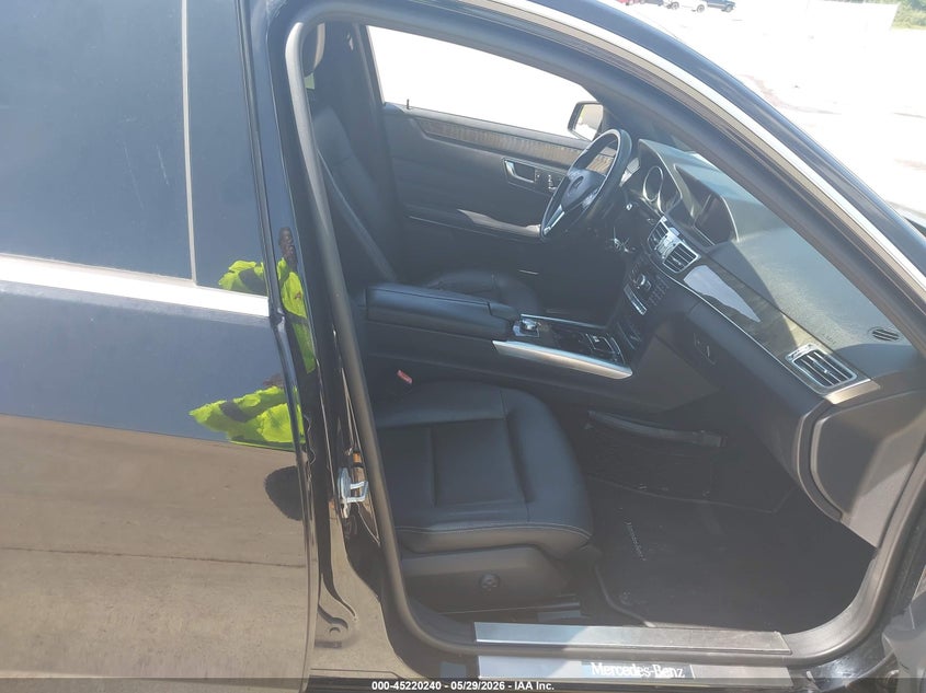 2015 Mercedes-benz E-klasse VIN WDDHF5KB7FB106977 IAAI salvage auction — HAIL, Original (Texas), sold $4,300 on 2026-07-17 (photo 5)