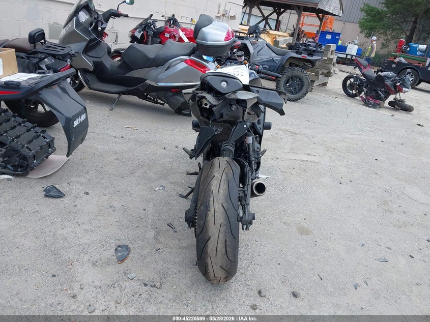 2022 Yamaha Yzf VIN JYARM38E2NA002004 IAAI salvage auction — FRONT END, Salvage (New Hampshire), sold $2,400 on 2026-07-26 (photo 6)