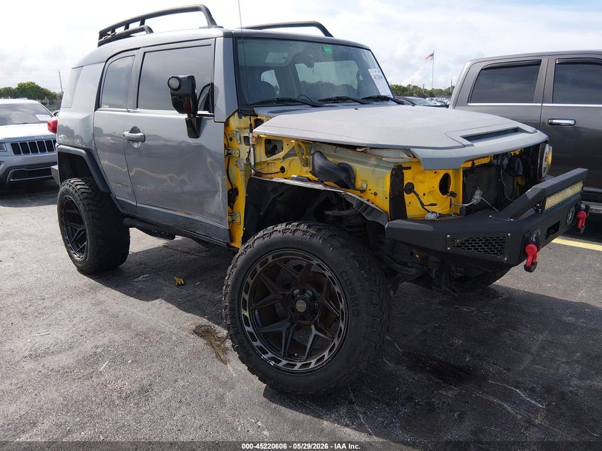 2008 Toyota Fj cruiser VIN JTEBU11F98K002539 IAAI salvage auction — RIGHT SIDE, Rebuildable (Florida), sold $5,000 on 2026-07-30 (photo 6)
