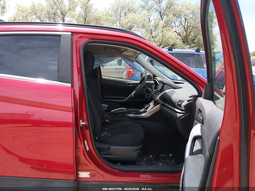 2019 Mitsubishi Eclipse cross VIN JA4AT3AA4KZ015758 IAAI salvage auction — LEFT SIDE, Salvage Title, sold $25 on 2026-08-02 (photo 5)