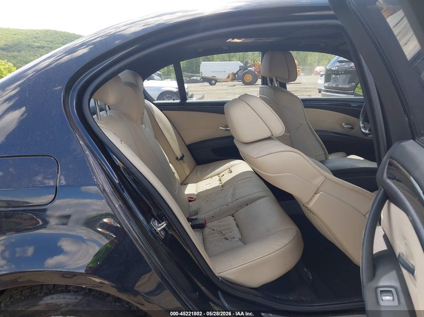 2010 BMW 5er VIN WBANV1C59AC389173 IAAI salvage auction — FRONT END, Salvage (Pennsylvania), sold $25 on 2026-07-16 (photo 8)