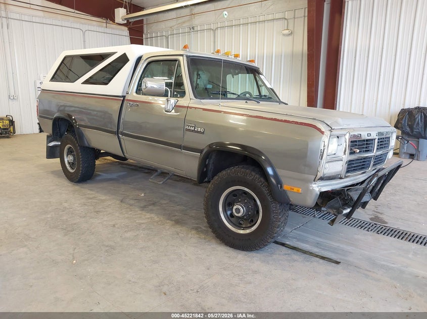 1993 Dodge W-series VIN 1B7KM26C2PS252664 IAAI salvage auction — UNKNOWN, Salvage (Utah), sold $7,200 on 2026-07-27 (photo 1)