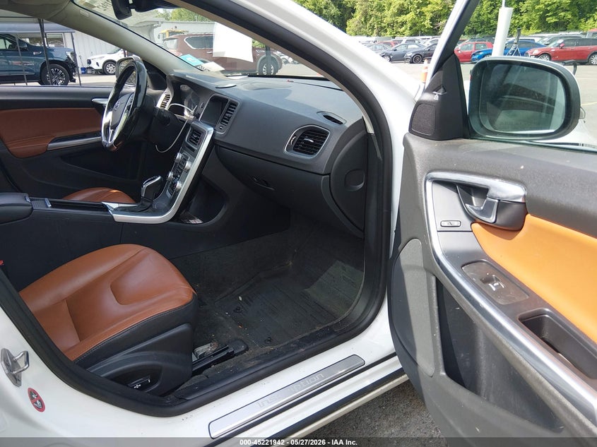 2018 Volvo VIN LYV402TK7JB157457 IAAI salvage auction — REAR END, Salvage Title, sold $2,300 on 2026-07-16 (photo 5)