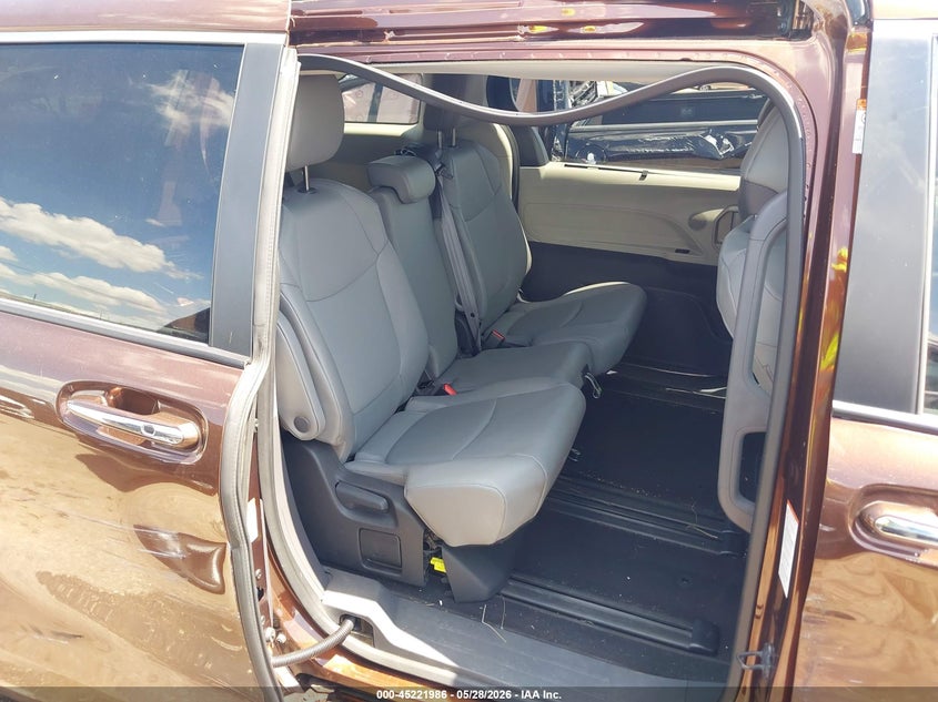 2024 Toyota Sienna VIN 5TDYRKEC6RS192719 IAAI salvage auction — LEFT & RIGHT, Original (Texas), sold $15,700 on 2026-07-30 (photo 8)