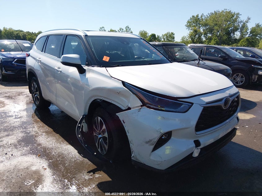 2021 Toyota Highlander VIN 5TDGZRBH7MS115547 IAAI salvage auction — ROLLOVER, Salvage (Ohio), sold $11,700 on 2026-07-21 (photo 1)