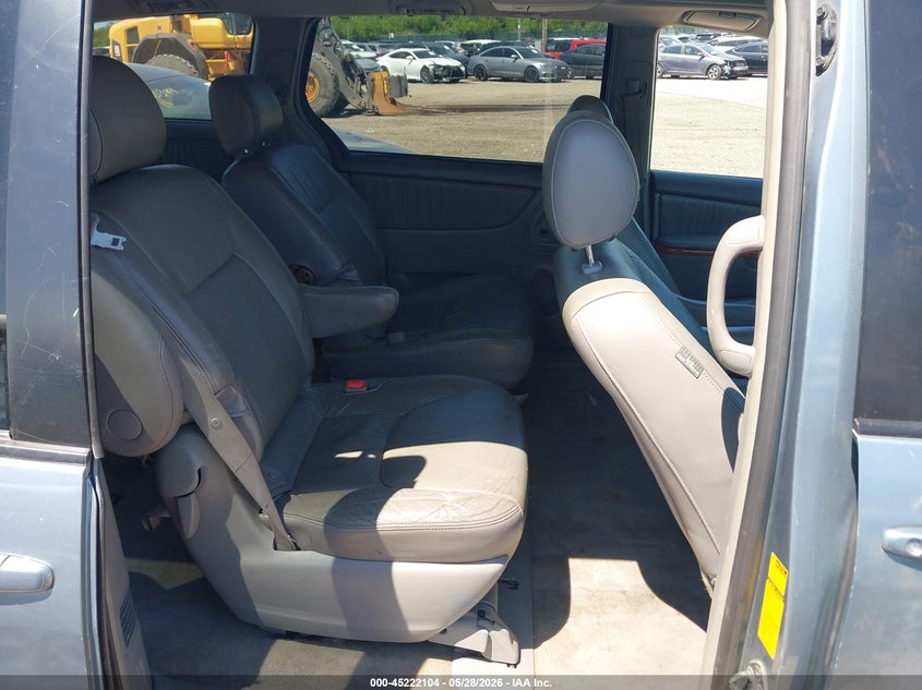 2007 Toyota Sienna VIN 5TDBK22C07S001596 IAAI salvage auction — FRONT END, Salvage (Illinois), sold $1,525 on 2026-07-08 (photo 8)