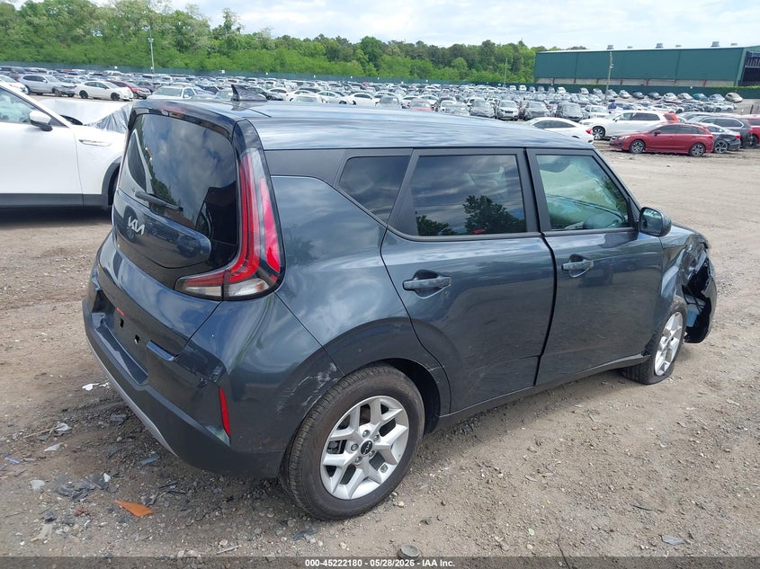 2025 Kia Soul VIN KNDJ23AU2S7271105 IAAI salvage auction — RIGHT FRONT, Salvage Title, sold $5,750 on 2026-07-07 (photo 4)