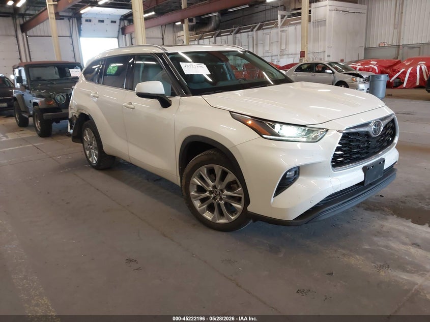 2021 Toyota Highlander VIN 5TDDZRBH6MS123285 — IAAI salvage auction photo