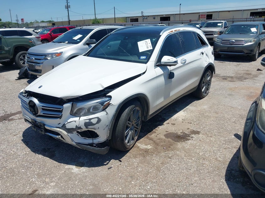 2018 Mercedes-benz Glc VIN WDC0G4JBXJV065942 IAAI salvage auction — FRONT & REAR, Wait Title, sold $3,550 on 2026-08-19 (photo 2)