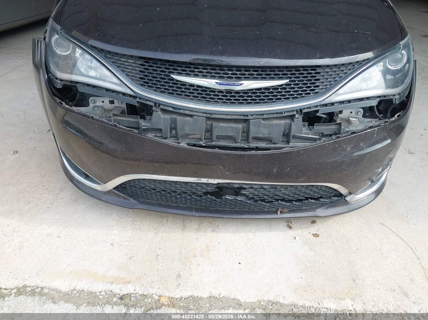 2019 Chrysler Pacifica VIN 2C4RC1GG9KR561197 IAAI salvage auction — FRONT & REAR, Salvage Title, sold $1,800 on 2026-07-20 (photo 6)