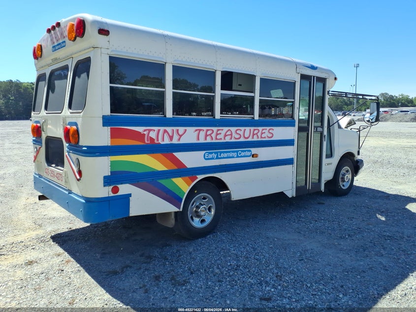 2004 Blue bird Express cutaway VIN 1GBHG31V041104616 IAAI salvage auction — FRONT END, Salvage (Georgia), sold $400 on 2026-07-08 (photo 4)