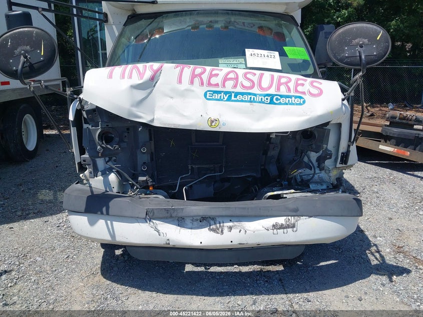 2004 Blue bird Express cutaway VIN 1GBHG31V041104616 IAAI salvage auction — FRONT END, Salvage (Georgia), sold $400 on 2026-07-08 (photo 6)