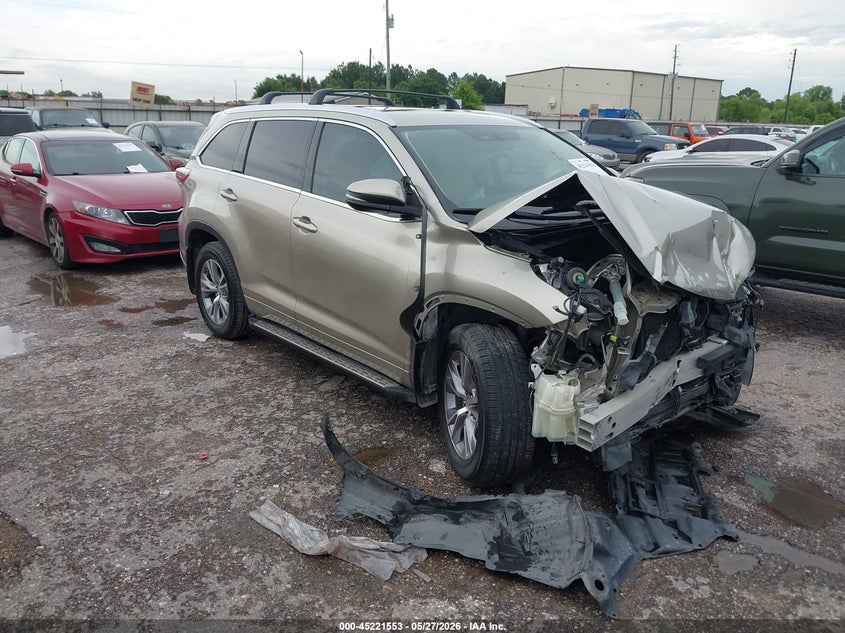 2015 Toyota Highlander VIN 5TDKKRFH5FS050824 IAAI salvage auction — FRONT END, Salvage Title, sold $3,000 on 2026-07-29 (photo 1)