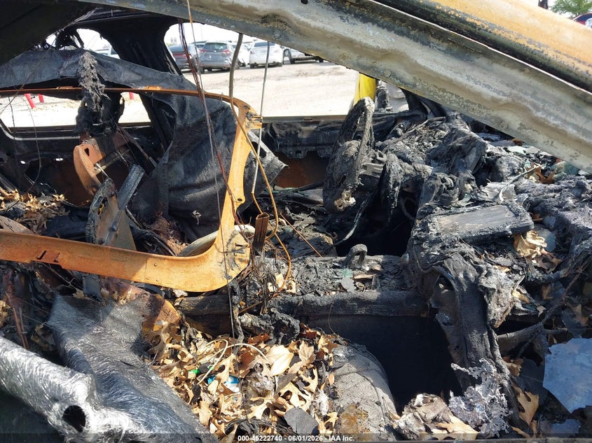 2023 Volvo Xc60 VIN YV4L12RN1P1375143 IAAI salvage auction — TOTAL BURN, Salvage Title, sold $175 on 2026-07-13 (photo 5)