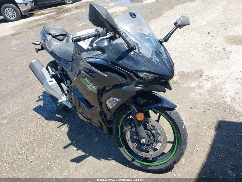 2024 Kawasaki Ninja VIN ML5EXGG13RDA29259 IAAI salvage auction — LEFT & RIGHT, Salvage Title, sold $1,600 on 2026-09-15 (photo 1)
